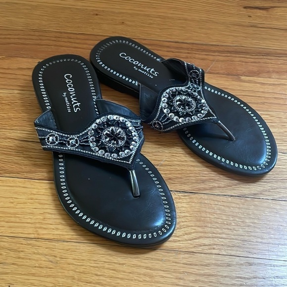 Coconuts by Matisse Black Leather Thong Sandal Flip Flop Beaded Kelsey Shoe 7 - Picture 1 of 9
